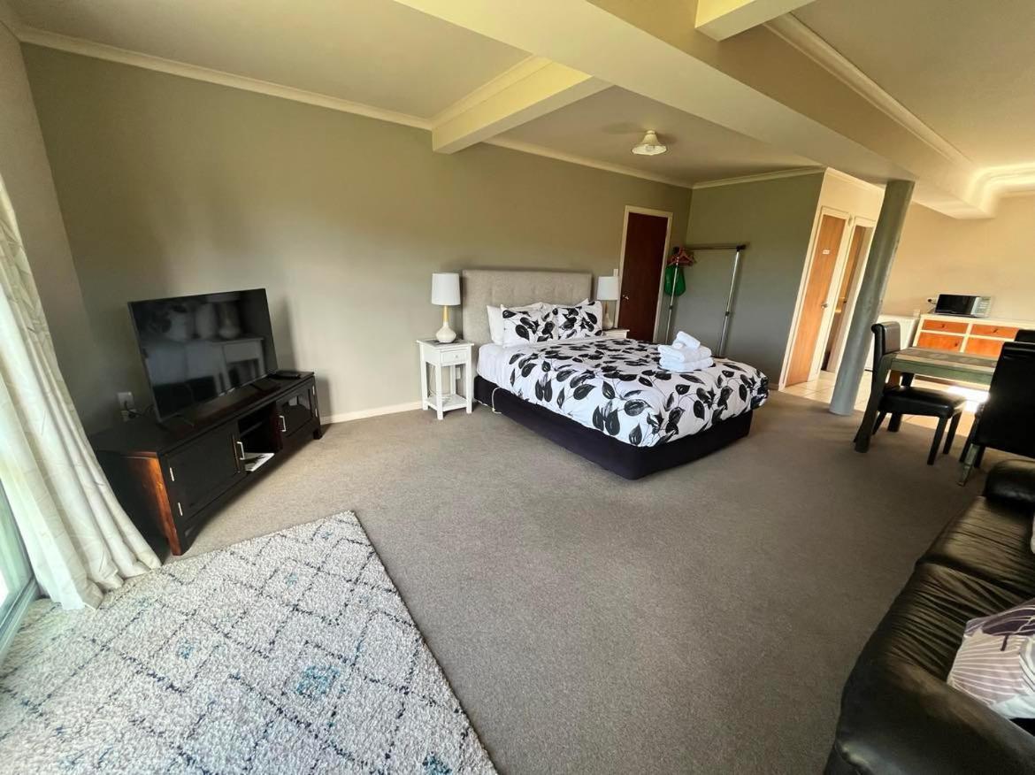 Two Bridges Tekapo Apartment เลคเทคาโป ภายนอก รูปภาพ